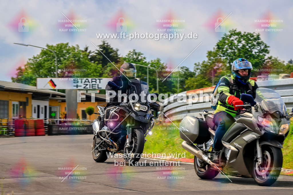 _TCM3232 | Hier findet Ihr Bilder von Touristenfahrten auf der Nürburgring Nordschleife oder von anderen Veranstaltungen die ich besucht habe. Viel Spass beim Durch Schauen 