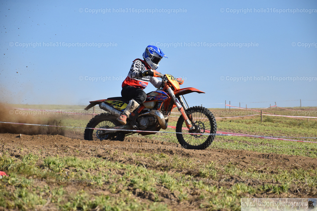 DSC_0501 | Sportfotografie , Motorsport, Motoross, Reitsport, Mointainbike, Enduro,
Landschaft , Outdoor, Eventfotografie, Landschaft, Bilder online bestellen - Realisiert mit Pictrs.com