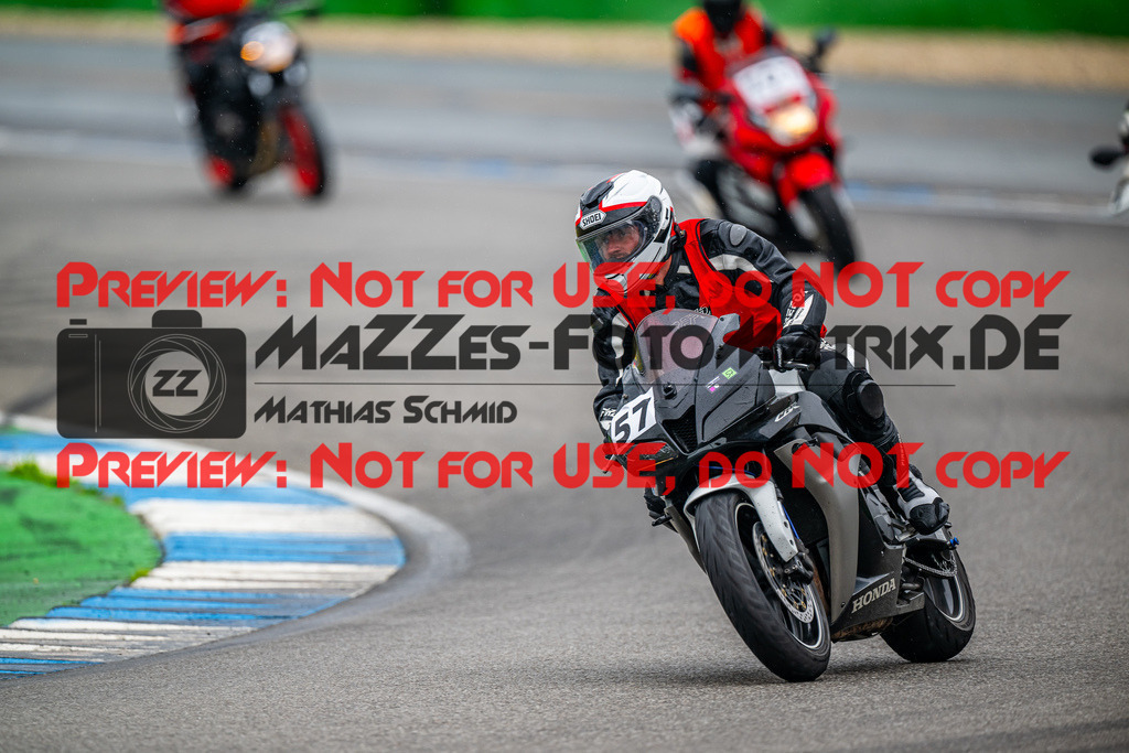 MaZZes_FotoMatrix_240702_6007705_2-124 | INST