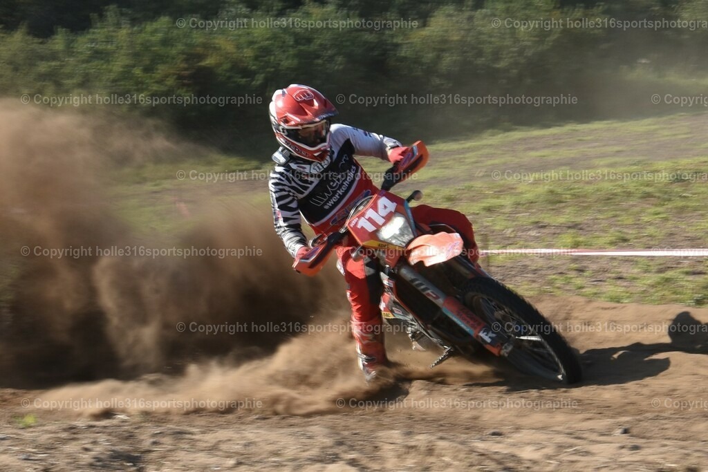 DSC_0338 | Sportfotografie , Motorsport, Motoross, Reitsport, Mointainbike, Enduro,
Landschaft , Outdoor, Eventfotografie, Landschaft, Bilder online bestellen - Realisiert mit Pictrs.com