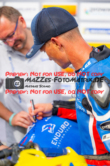 MaZZes_FotoMatrix_230917_2033 | UE40