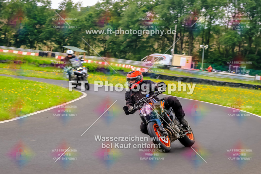 VBK-7130 | Hier findet Ihr Bilder von Touristenfahrten auf der Nürburgring Nordschleife oder von anderen Veranstaltungen die ich besucht habe. Viel Spass beim Durch Schauen 