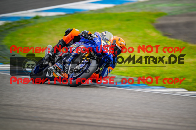 MaZZes_FotoMatrix_240701_6007705_6536 | WEISS