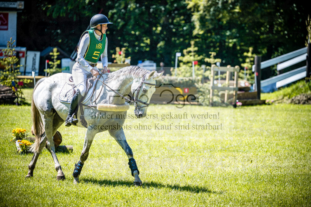 A1_Vielseitigkeitsturnier Melle Oldendorf-15c-0076 | Entdecke hochwertige Reitturnierfotos von Foto Oger. Professionell, emotional und authentisch – jetzt Lieblingsmomente im Shop bestellen.Deutschlandweite Turnierfotografie. - Realisiert mit Pictrs.com