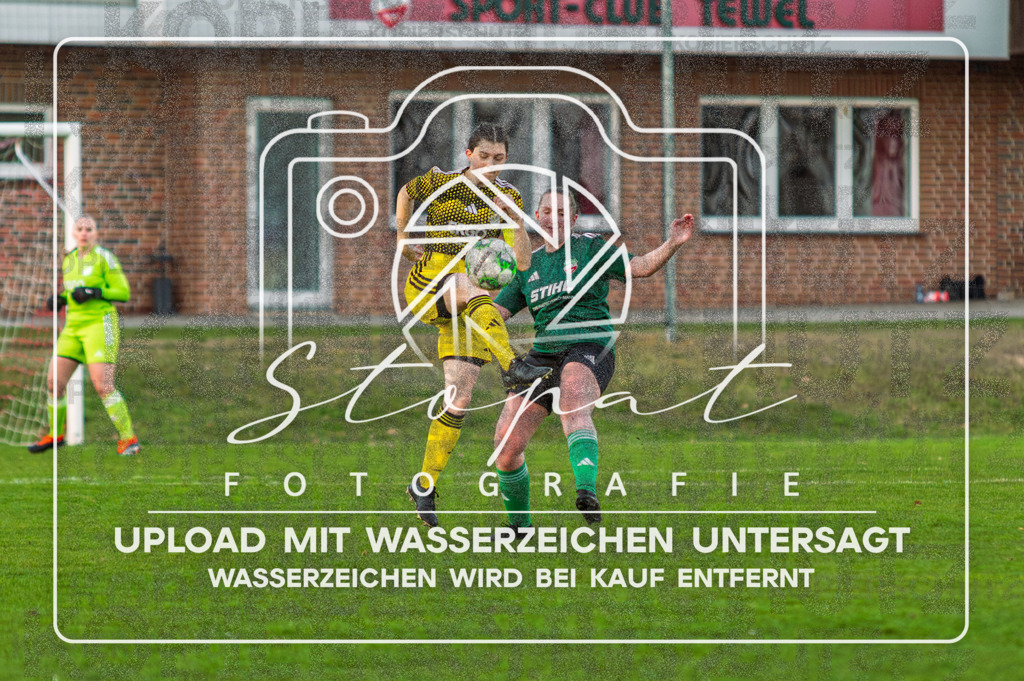 SCTSGF-1004 | Jasmin Cosima Heider (SG Fulde #05) und Helen Joachim (SC Tewel #21) beim Damen Kreisliga HK/CE Spiel zwischen SG Fulde und SC Tewel auf dem Sportplatz Tewel, Tewel/Neuenkirchen (Simon Paul Stopat) - Realisiert mit Pictrs.com