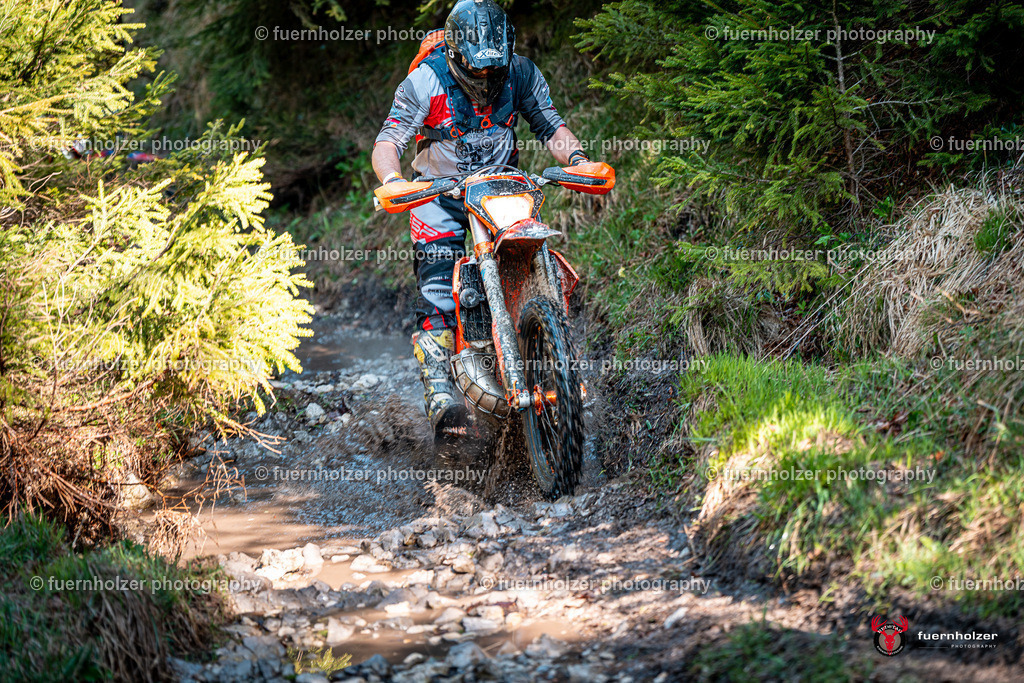 fuernholzer_250501-C2-51 | Fotografische Impressionen von der Red Stag Enduro Extreme by fuernholzer-photography.com. Endurosport in Österreich fotografisch festgehalten von fuernholzer. Auftragsfotografie für Private, Gewerbefotos und Industriefotografie. Eventfotografie, Sportfotografie und Motorsportfotografie. Anbieter von Fotoworkshops, Fototraining, fotografischen Vorträgen und Fotoseminaren.