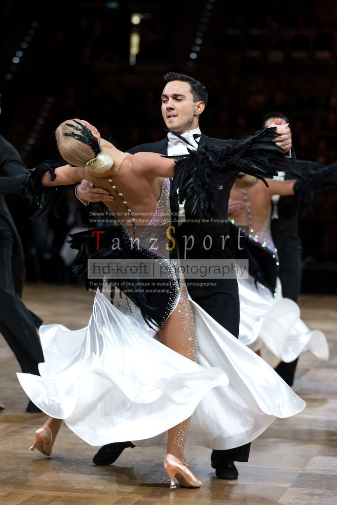 20241109_DM-Formationen_Vorrunde_2752 | Tanzsportbilder, Standardtanz, Lateintanz, WDSF, DTV, LTVB, dancecomp, goc, hessen tanzt, blaues band der spree, walzer, tango, wiener walzer, slowfox, quickstepp, samba, rumba, cha-cha-cha, paso doble. jive, hd-kroft photography, turniertanzsport