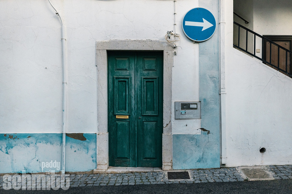 PS-Fassaden-Portugal-2026-15 | Entdecke die größte Bildgalerie der Region mit Fotografien aus dem Allgäu, der Bodenseeregion, Oberschwaben, dem Donautal und der Schwäbischen Alb. Landschaften, Luftaufnahmen und Reisefotografie als Wandbild und Fotokunst. - Realisiert mit Pictrs.com