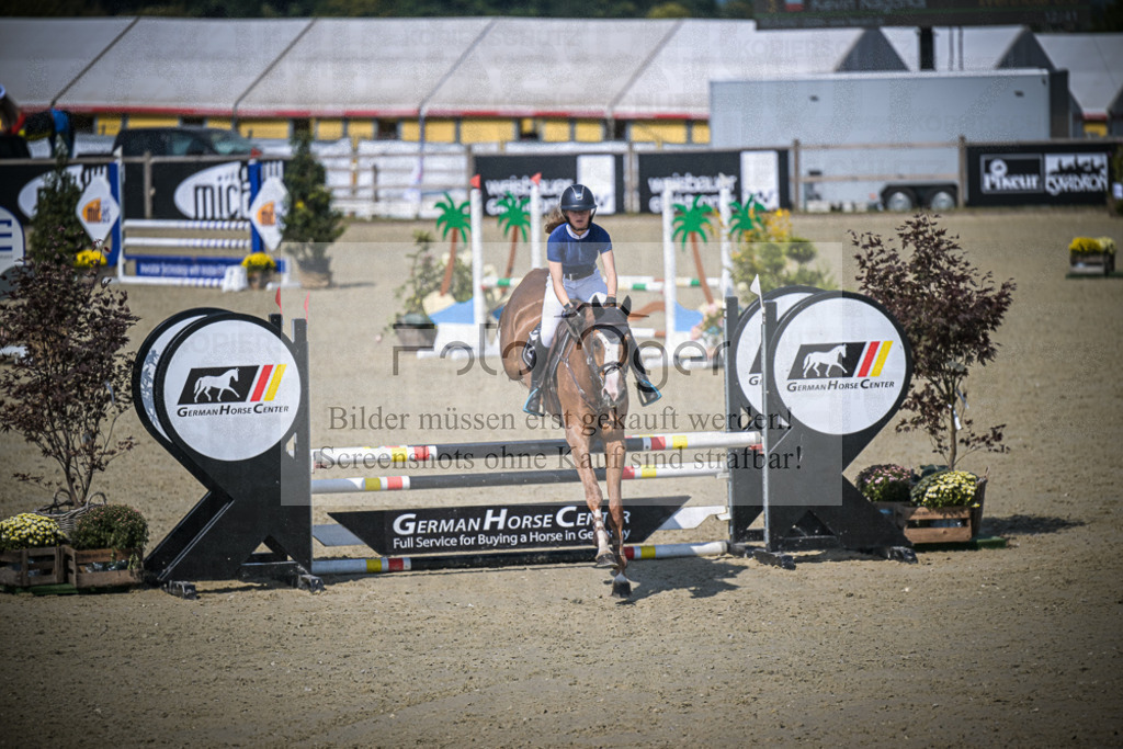 DOS_3239 | Entdecke hochwertige Reitturnierfotos von Foto Oger. Professionell, emotional und authentisch – jetzt Lieblingsmomente im Shop bestellen.Deutschlandweite Turnierfotografie. - Realisiert mit Pictrs.com