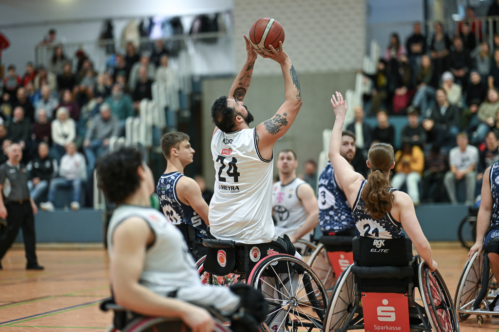 gml_070 | Fotos von Basketballspielen aus dem Raum NRW fotografiert von Gero Mueller-Laschet und Daniel Schaefer - Realisiert mit Pictrs.com