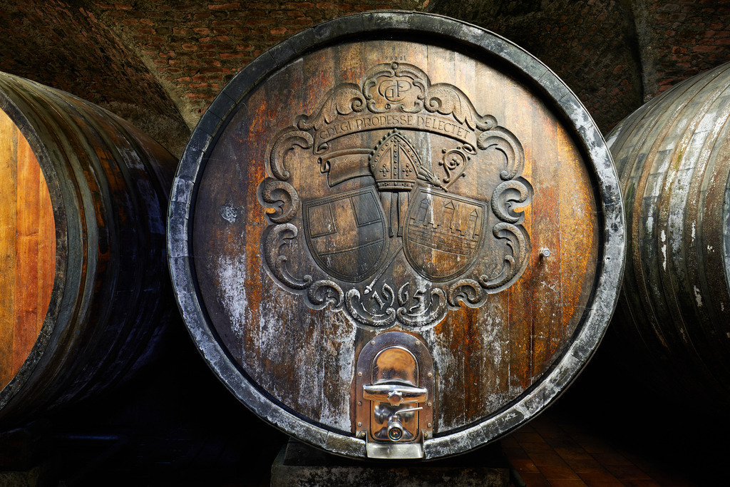 Stift Klosterneuburg | Niederösterreich, Austria - August 31, 2021; Stift Klosterneuburg; Detail eines Alten Weinfasses. - Realisiert mit Pictrs.com