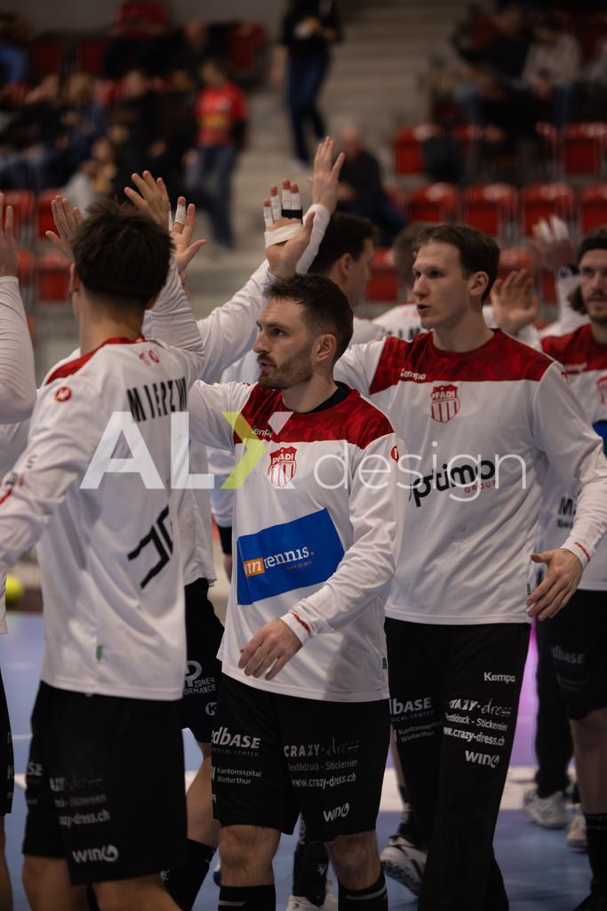 Handballen I Herren I Saison 2025-2026 I Quickline Handball League 2026 | Men I 18. Spieltag I Pfade Winterthur - Kadetten Schaffhausen I 20.12.2025 | Hochwertige Sportfotos kaufen & lizenzieren für Medien, Vereine, Agenturen & Sportler:innen. Entdecke professionelle Sportfotografie im Bildshop von Alexander Franzen. - Realisiert mit Pictrs.com