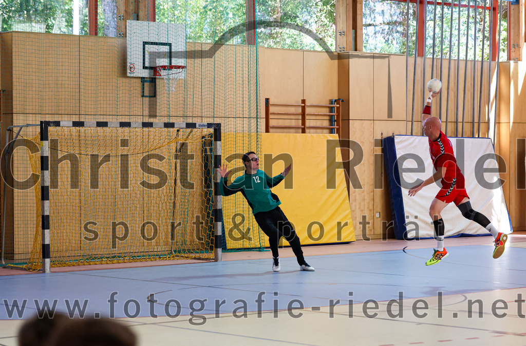 2022-10-16_077_SpVgg_Altenerding_II_gegen_SG_Moosburg_II | Erding, Deutschland, 16.10.2022:
Handball, Bezirksklasse Männer 2022 / 2023, 2. Spieltag, SpVgg Altenerding II gegen SG Moosburg II, Endergebnis: 30:23

Foto: Christian Riedel / fotografie-riedel.net