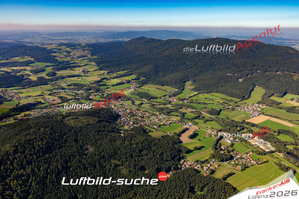 Das Luftbild der Stadt Hohenwarth wurde 2021 vom Flugzeug heraus erstellt (keine Drohne) Aufnahmehöhe ca.450 Meter- hohe Bildauflösung und Druck-Qualität garantiert!