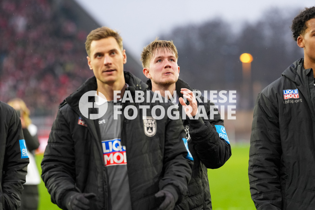 GER Rot-Weiss Essen vs. SSV Ulm, Fussball, 3. Liga, Spieltag 19, Saison 2025/2026, 20.12.2025 | GER Rot-Weiss Essen vs. SSV Ulm, Fussball, 3. Liga, Spieltag 19, Saison 2025/2026, 20.12.2025Foto: Fabian Friese - Realisiert mit Pictrs.com