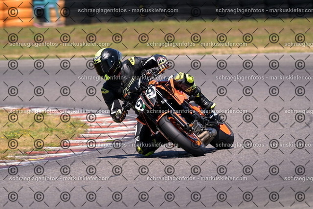 26bt04-1402 | markuskiefer.com - Realisiert mit Pictrs.com