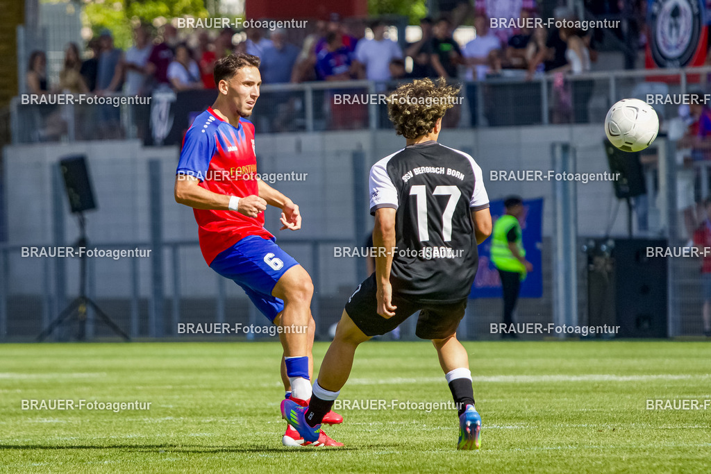 4B1A3767.jpeg -  - KFC Uerdingen - Bergisch Born - Niederrheinpokal | Krefeld, Deutschland, 10.08.25:   während des Niederrheinpokal Spiels zwischen KFC Uerdingen - Bergisch Born in der Grotenburg Stadion am 10. August 2025 in Krefeld, Deutschland. (Foto von Ralph Görtz/Brauer-Fotoagentur)