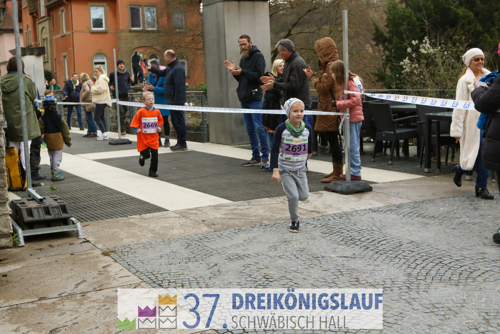 AOK JuniorCup 400m | 3Koenigslauf 2023 - Realisiert mit Pictrs.com