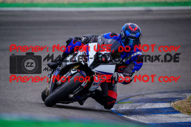 MaZZes_Fotomatrix_20250421_6007705_6705 | ROT