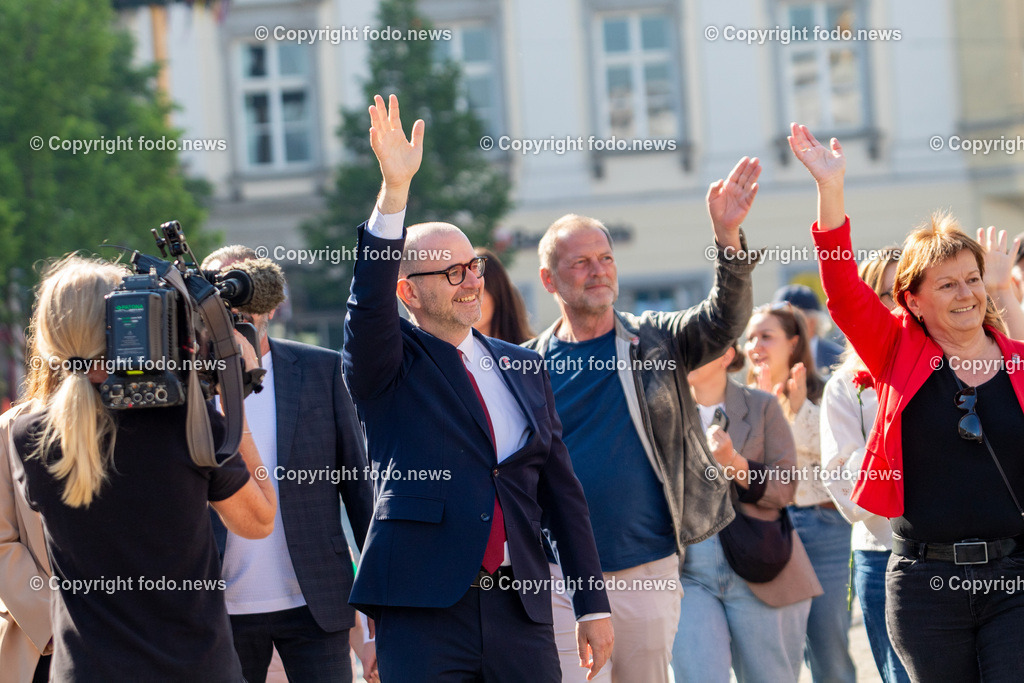 Hauptplatz Linz_ 1. Mai Umzug 2025_ 01.05.2025-8 | 01.05.2025, Hauptplatz Linz, AUT, Hauptplatz Linz, im Bild 1. Mai Umzug 2025 Linz Hauptplatz, SPOE, Dietmar Prammer (SP, Bgm. der Stadt Linz)