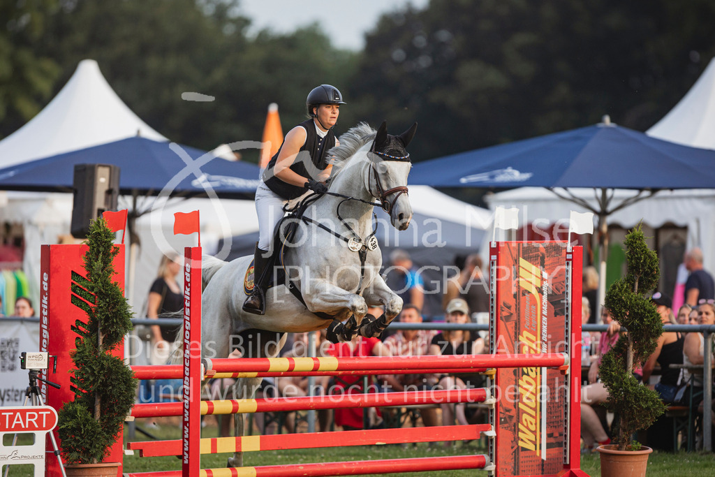 240719_LC_Mannschaft-755 | Deine schönsten Turniermomente als professionelle Fotos! Entdecke hochwertige Pferdesport-Fotografie im Online-Shop. Jetzt Fotos finden & bestellen!