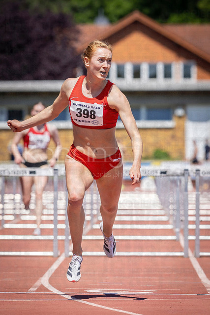 B&amp;S Kurpfalz Gala; Weinheim, 23.05.2026 | WEINHEIM, GERMANY - MAY 24: Leona Grimm (GER/TSB Schwäbisch Gmünd) in the 100m hurdles final during the B&amp;S Kurpfalz Gala am 23.05.2026 at the  Sepp-Herberger-Stadium in Weinheim (Baden-Wuerttemberg / Germany).
