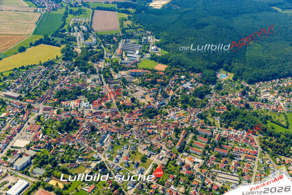 Neue Luftbildaufnahme der Stadt Blankenhain - Das Luftbild wurde 2025 vom UL-Flugzeug heraus erstellt ( keine Drohnenaufnahme ) - Hochauflösende Luftaufnahme - für Wandbilder und großformatige Ausdrucke geeignet. Das besondere Geschenk!Hier alle&nbsp;Infos zur Lizenzierung der LuftaufnahmeWir fliegen auch dieses Jahr wieder in Ihre Region um Luftbilder zu erstellen.- Luftbild anfragen