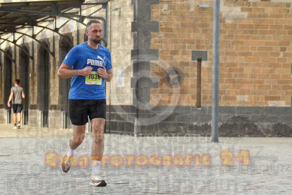 250920_1525_EV4_8731 | Sportfotografie im Rhein-Sieg Kreis, Köln, Bonn, NRW, Rheinland Pfalz, Hessen, etc. Unser Tätigkeitsfeld umfasst den Laufsport vom Volkslauf über den Marathon, Duathlon, Triathon bis zum Ultralauf wie Kölnpfad Ultra oder Schindertrail.