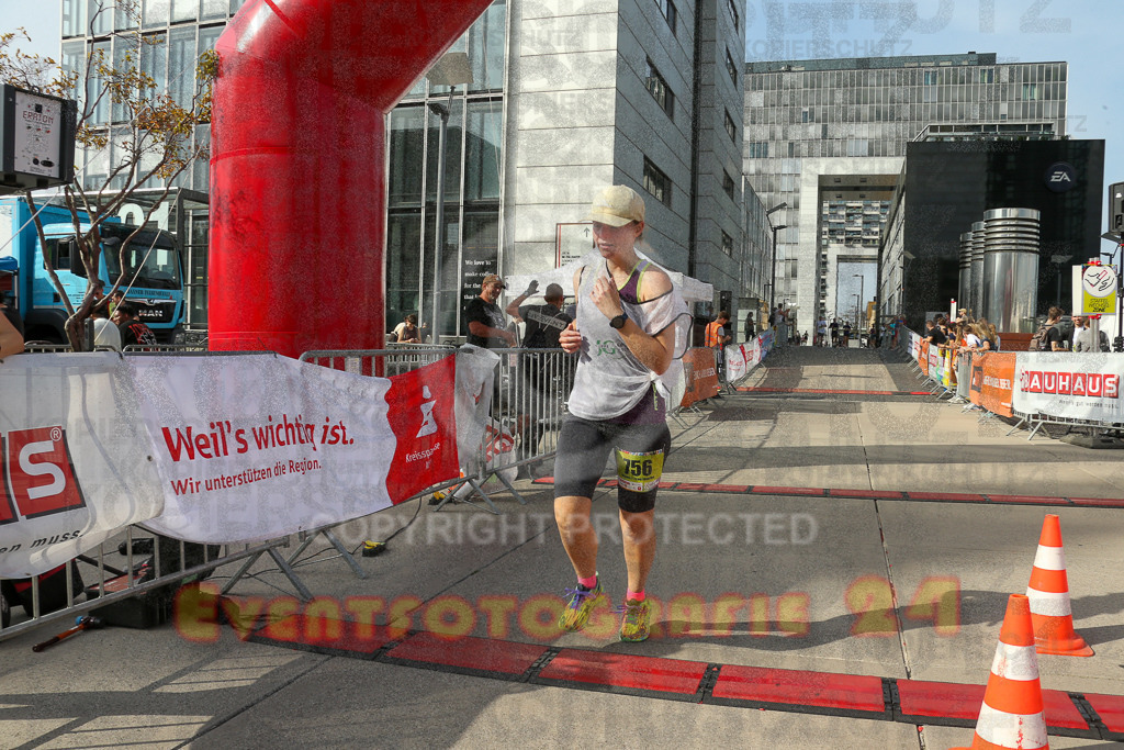 250920_1543_EX1_0535 | Sportfotografie im Rhein-Sieg Kreis, Köln, Bonn, NRW, Rheinland Pfalz, Hessen, etc. Unser Tätigkeitsfeld umfasst den Laufsport vom Volkslauf über den Marathon, Duathlon, Triathon bis zum Ultralauf wie Kölnpfad Ultra oder Schindertrail.