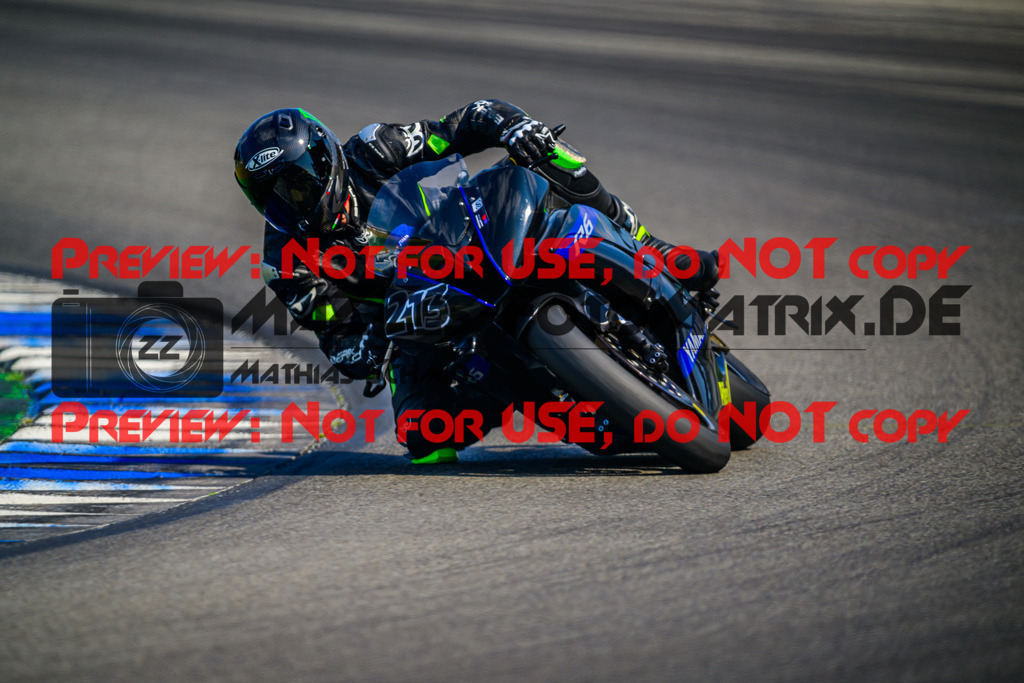 MaZZes_Fotomatrix_20250816_6007705_4579-2 | WEISS