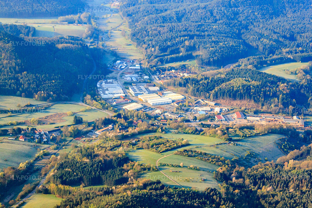 Luftbild: Ortsteil Reichenbach in Dahn im Bundesland Rheinland-Pfalz in Deutschland.Foto: IMG_39637.jpg vom 16.04.2011 durch Werner Riehm/FLY-FOTO.deAuflösung des Originals: 4752 x 3168 px