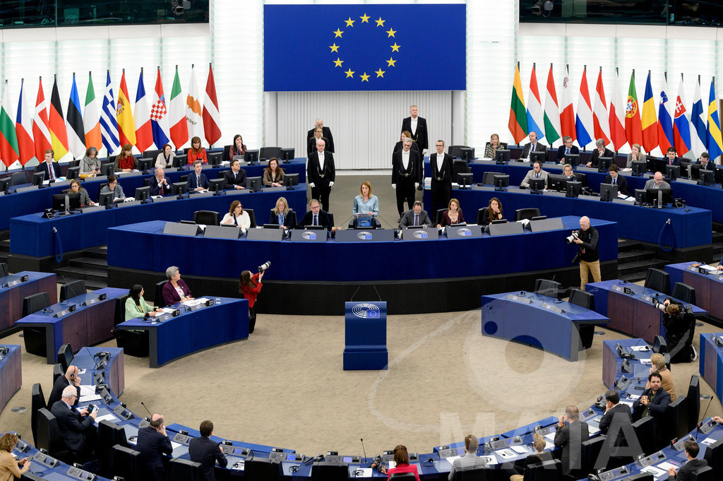 _DWA7550 | Roberta Metsola (Präsidentin des Europäischen Parlaments 2022-2024, EVP, Malta) bei Wiederaufnahme der letzte Plenarsitzung. Das Europäische Parlament in Straßburg, 22.04.2024
 - Realisiert mit Pictrs.com