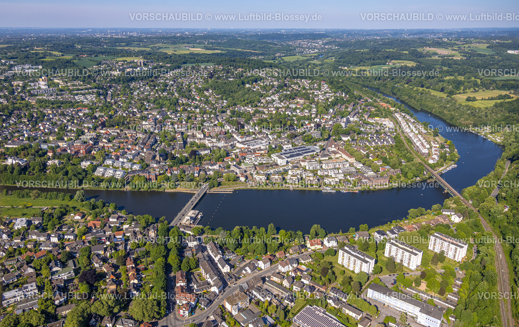Essen250508914Kettwig | Luftbild, Wohngebiet Ortsansicht Ortsteil Kettwig am Fluss Ruhr, Ruhrbrücke Kettwig mit Schleuse und Eisenbahnbrücke Kettwig, Kettwig, Essen, Ruhrgebiet, Nordrhein-Westfalen, Deutschland
