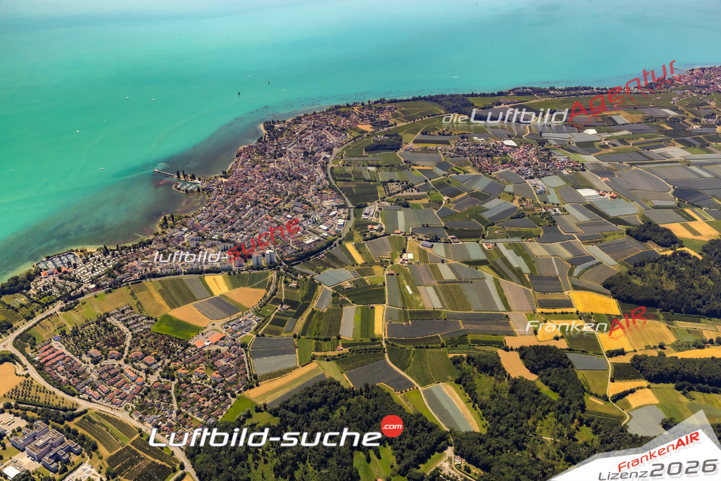 Aktuelles Luftbild von  Immenstaad am Bodensee - Die Luftaufnahme wurde 2022 mittels UL-Flugzeug erstellt ( keine Drohne ) - hochauflösende Kamera-Systeme von  Canon -Beste Qualität - Für grossformatige Ausdrucke geeignet. Die Geschenkidee !