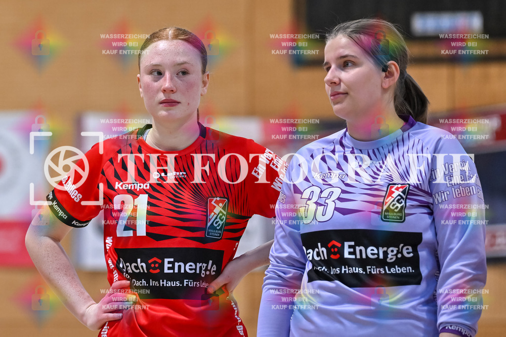 GER, SG Maulburg/Steinen - HB Kinzigtal, Frauen-Handball, Oberliga Suedbaden, 21. Spieltag, Saison 2024/2025, 06.04.2025 | Denise Kahrsch (SG Maulburg/Steinen, #21), Anja Ruech (SG Maulburg/Steinen, #33)GER, SG Maulburg/Steinen - HB Kinzigtal, Frauen-Handball, Oberliga Suedbaden, 21. Spieltag, Saison 2024/2025, 06.04.2025Foto: TH Fotografie/Thomas Hess
