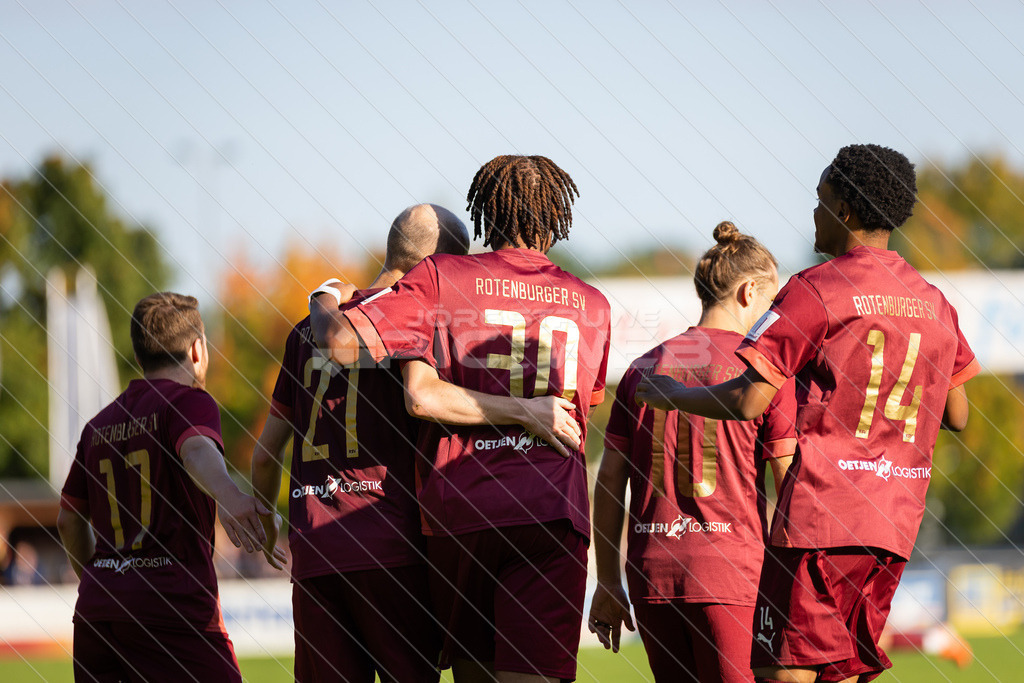 20250928_Picselweb-Fotografie_1R3_2571 | Spielszenen aus dem Spiel VfL Güldenstern Stade - Rotenburger SV. Ergebnis 0:3 - Realisiert mit Pictrs.com