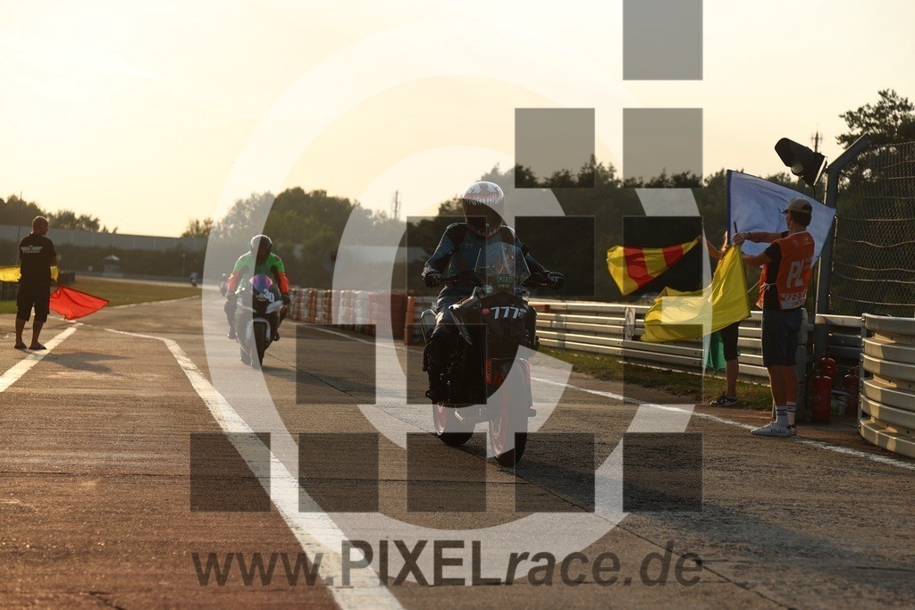 0777-20240905_05737 | Schöne Erinnerungen an spannende Momente - das festzuhalten ist unser Job. PIXELrace.de ist seit 2003 auf den Rennstrecken Europas unterwegs um die Action draußen beim Fahren und die wunderbare Stimmung imm Fahrerlager für euch einzufangen.