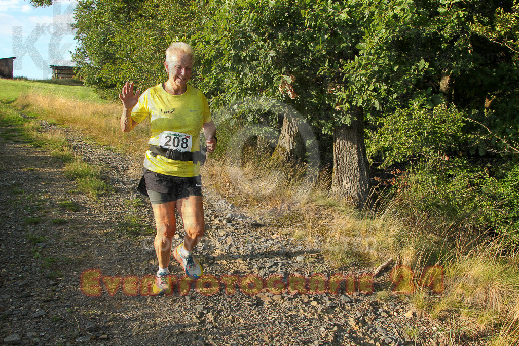 250801_1915_EV4_8403 | Sportfotografie im Rhein-Sieg Kreis, Köln, Bonn, NRW, Rheinland Pfalz, Hessen, etc. Unser Tätigkeitsfeld umfasst den Laufsport vom Volkslauf über den Marathon, Duathlon, Triathon bis zum Ultralauf wie Kölnpfad Ultra oder Schindertrail.
