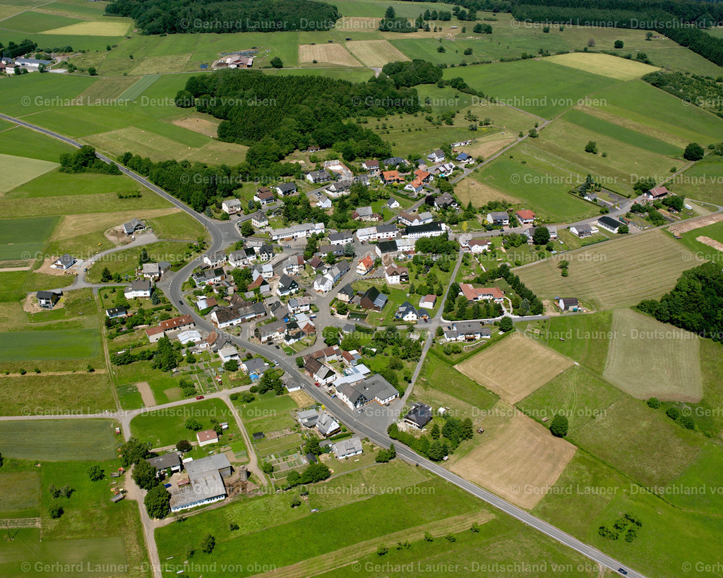 2610731 | RODENBERG 06.09.2006 Wohngebiet einer Einfamilienhaus- Siedlung  in Rodenberg im Bundesland Hessen, Deutschland // Single-family residential area of settlement  in Rodenberg in the state Hesse, Germany Foto: Gerhard Launer