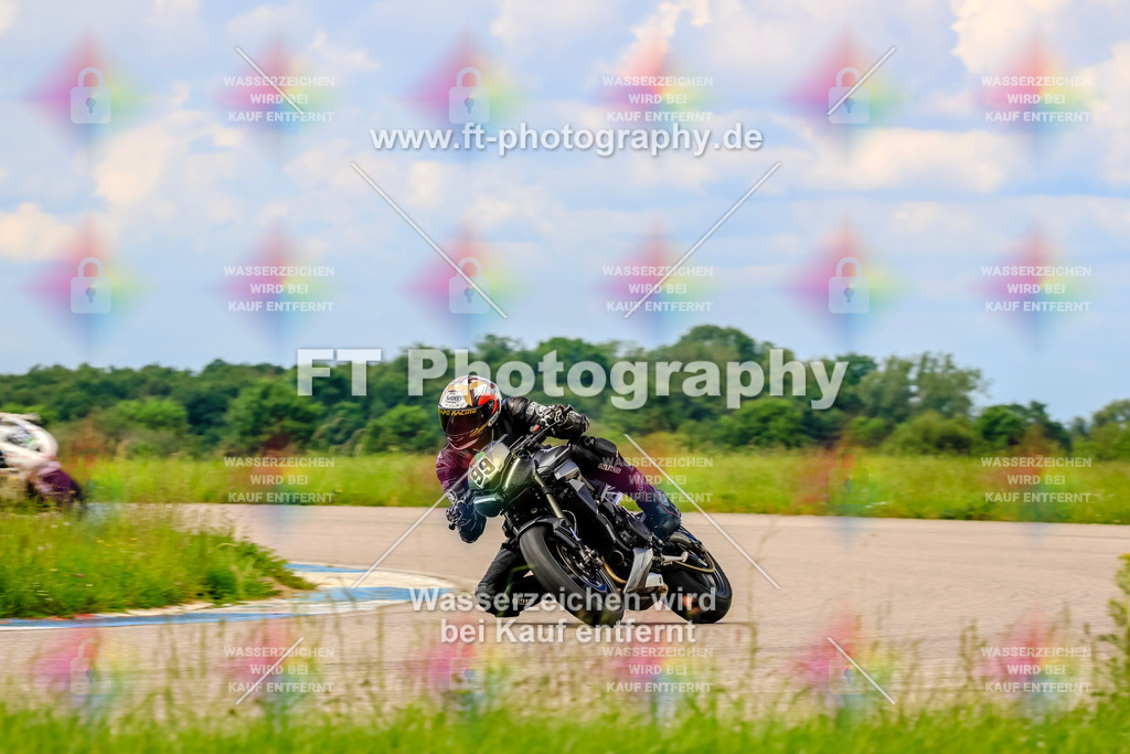 MotoTeam-1168 | Hier findet Ihr Bilder von Touristenfahrten auf der Nürburgring Nordschleife oder von anderen Veranstaltungen die ich besucht habe. Viel Spass beim Durch Schauen 