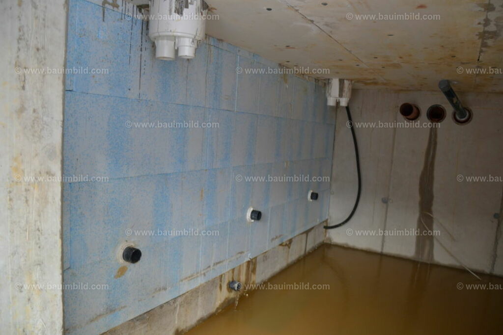 bib-lg04-sonstige-betonarbeiten-0745 | Nach LV-Leistungsgruppen sortierte Detailfotos über den Bau eines Hauses. Alle Hausbau-Bilder direkt vom Urheber und Autor der Website Haus-Selber-Bauen.com