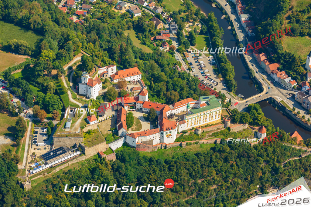Schrägluftbild  Veste Oberhaus  Passau - Das Luftbild wurde 2025 vom UL-Flugzeug heraus erstellt ( keine Drohne ) - Hochauflösende Luftaufnahme -Nicht vergleichbar mit Google Maps oder Satelittenbilder- Die Geschenkidee !Mit Lizenz und Bildrechte bestellbar