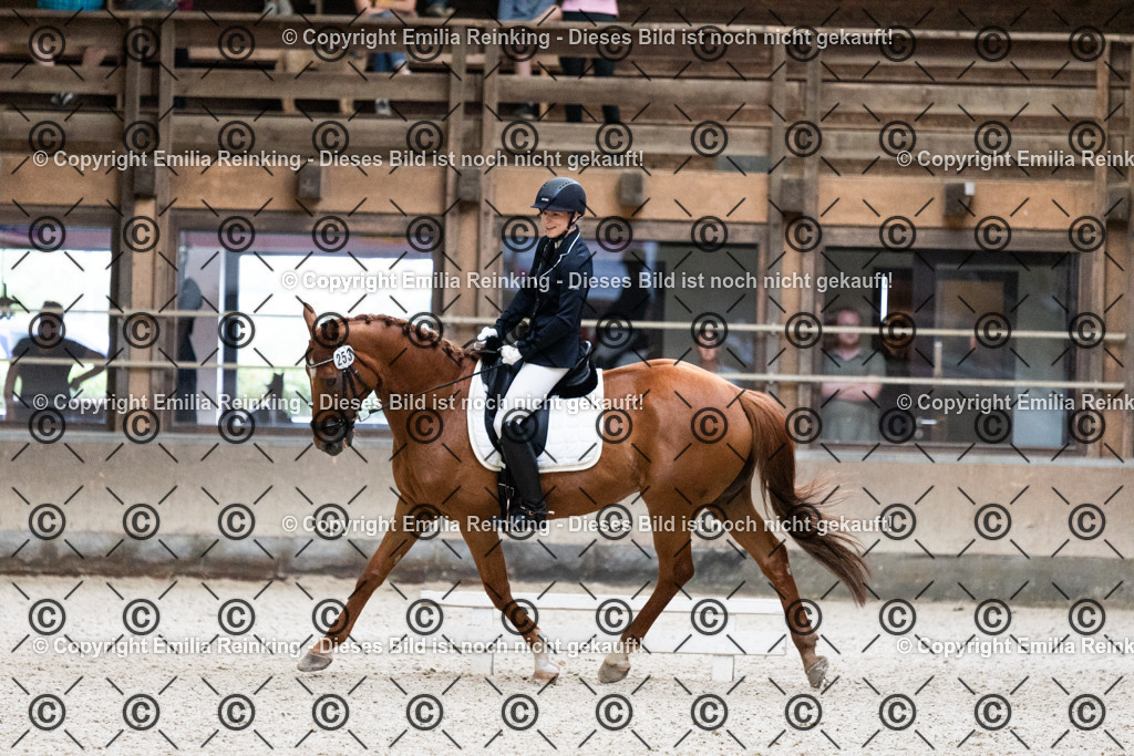 CL5A7613 | Emilia Reinking Fotografie - Realisiert mit Pictrs.com