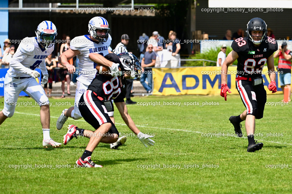 Carinthian Lions vs. Cineplexx Blue Devils | #80 Pacella Alessandro Carinthian Lion, #83 Schimpl Peter Carinthian Lion, Carinthian Lions vs. Cineplexx Blue Devils, Carinthian Lions vs. Cineplexx Blue Devils am 09.06.2025 in Klagenfurt (ASV Sportplatz), Austria, (Photo by Bernd Stefan)