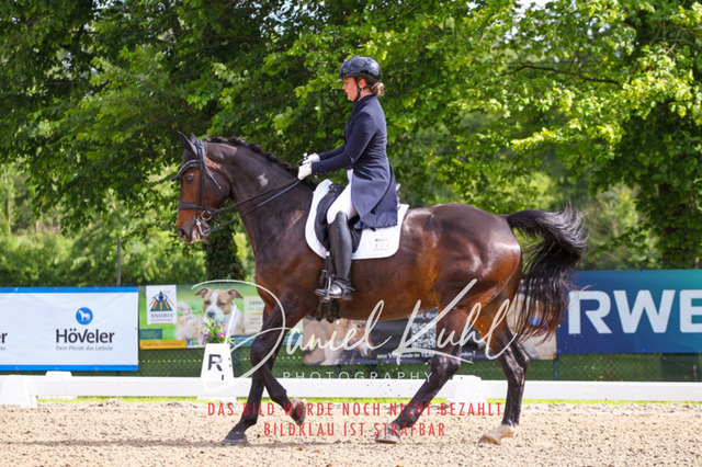 DKP41468 | Turnierfotos kaufen im Webshop von Daniel Kuhl Photography – entdecke professionelle Reitsportfotos aus Turnieren & Events. Hochwertige Turnierbilder online bestellen & sichern. Jetzt Fotos von Reitsportturnieren kaufen!