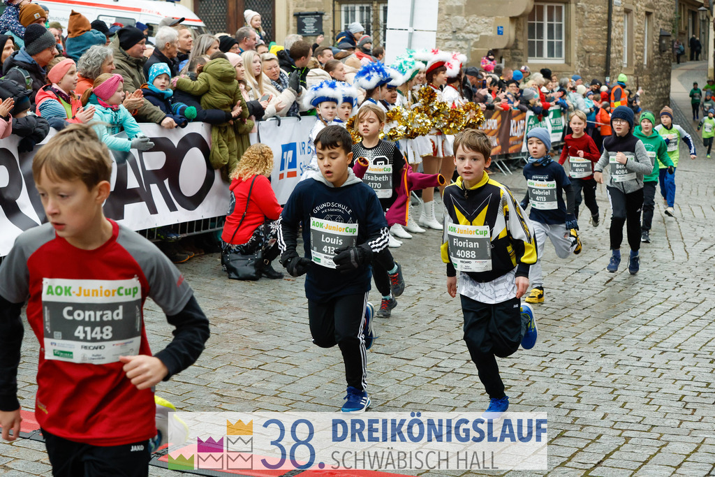 400m AOK Junior Cup | 3 Koenigslauf 2024 400m AOK Junior Cup - Realisiert mit Pictrs.com