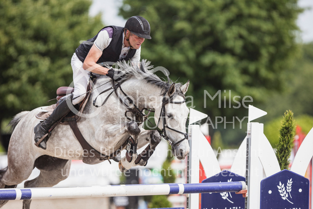 250531_MayDays_M2-SpringenmstAnf-829 | Deine schönsten Turniermomente als professionelle Fotos! Entdecke hochwertige Pferdesport-Fotografie im Online-Shop. Jetzt Fotos finden & bestellen!