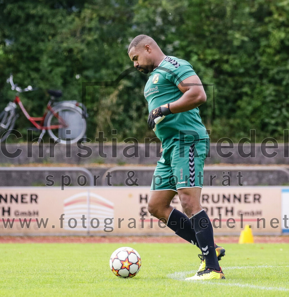 2023-07-23_010_SV_Anzing_gegen_SC_Kirchasch | Anzing, Deutschland, 23.07.2023:
Fußball, Kreisliga 2023 / 2024, Testspiel, SV Anzing gegen SC Kirchasch, Endergebnis: 5:1

Torwart Sven Kouame (SC Kirchasch, #1)

Foto: Christian Riedel / fotografie-riedel.net