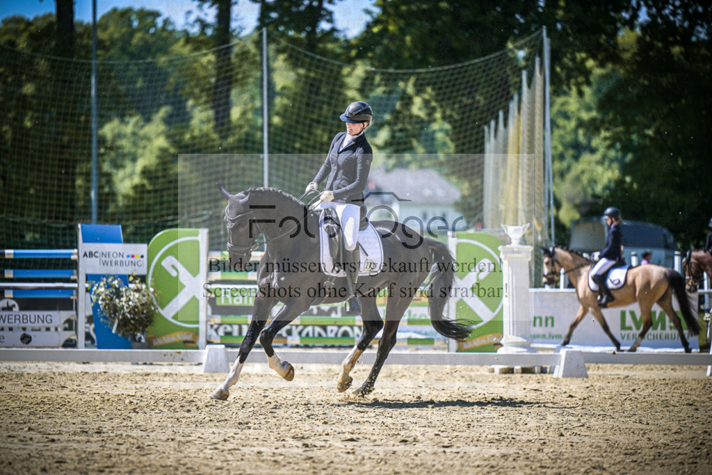 DOS_9438 | Entdecke hochwertige Reitturnierfotos von Foto Oger. Professionell, emotional und authentisch – jetzt Lieblingsmomente im Shop bestellen.Deutschlandweite Turnierfotografie. - Realisiert mit Pictrs.com