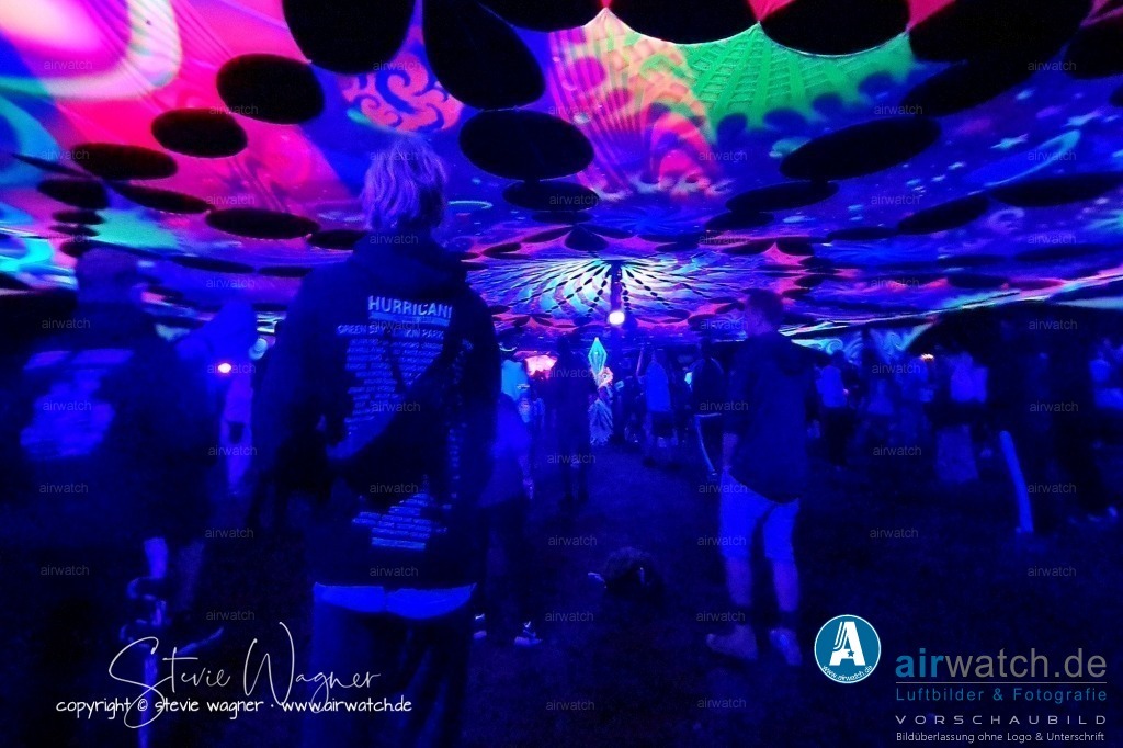 Bachblyten® Festival 2023 | Entdecken Sie atemberaubende Luftbilder und Fotografien auf airwatch.de - Tauchen Sie ein in eine Welt voller faszinierender Aufnahmen aus der Vogelperspektive.